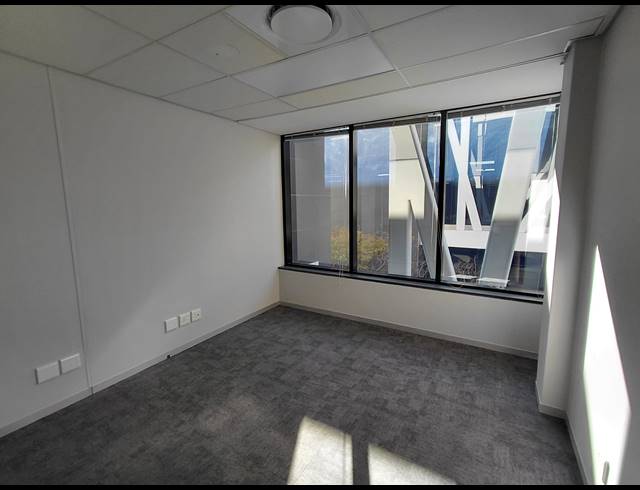 412M² OFFICE TO LET IN BRYANSTON